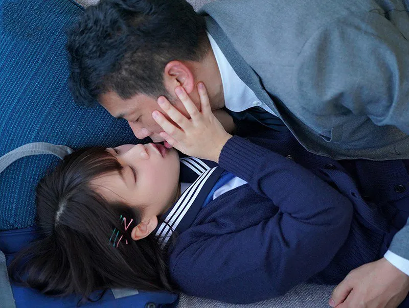 Thầy giáo trốn người vợ lén lút với cô học trò dễ thương