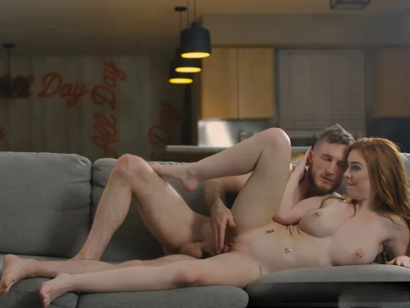 đang tăng ca mà tình nhân cứ dùng bướm lôi kéo tôi doggy cùng em